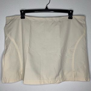 Magellan active skirt w/ built-in shorts size 18